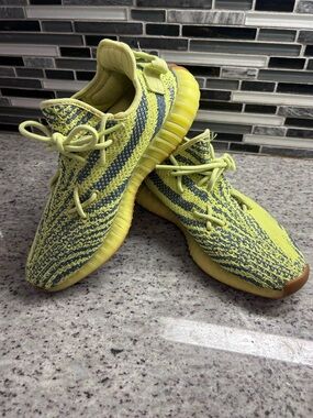 Mens adidas Yeezy Boost 350 V2 Semi-Frozen Neon Yellow Knit Sneaker size 7.5